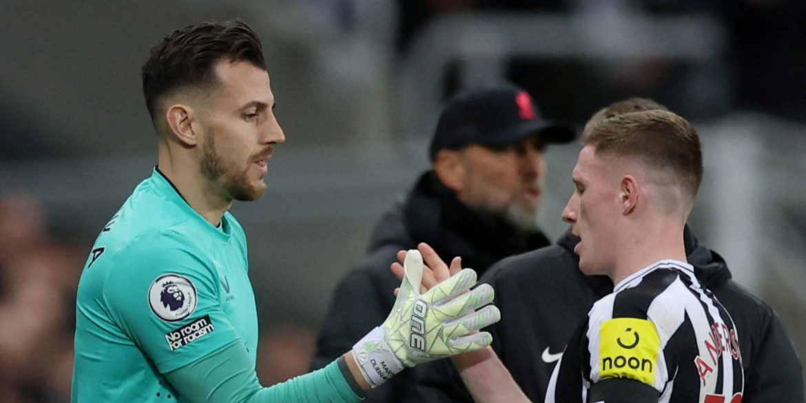 Newcastle now eyeing move to replace Dubravka with "great" 6ft 3in player