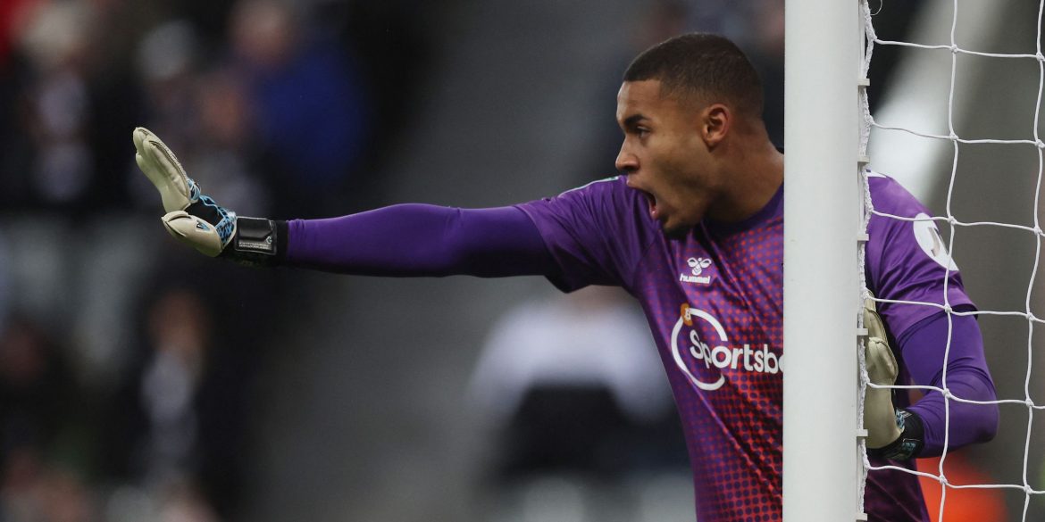 Southampton must drop star who had fewer touches than Bazunu vs West Brom