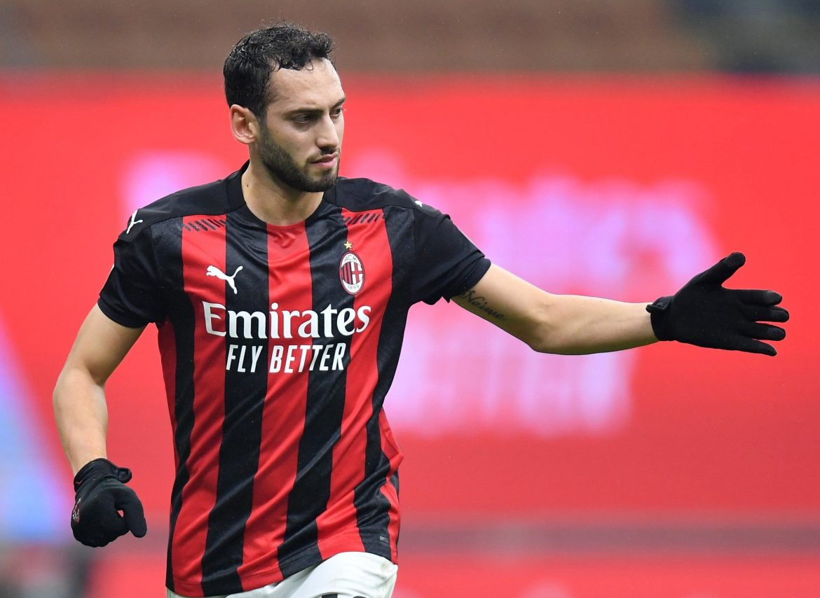 Newcastle monitoring Milan’s Calhanoglu